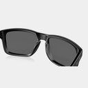 Oakley Holbrook (Low Bridge Fit)